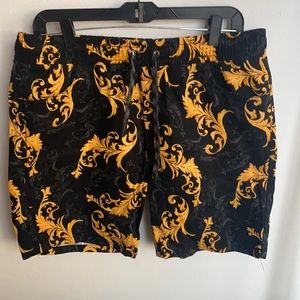 Fashionnova baroque shorts size large